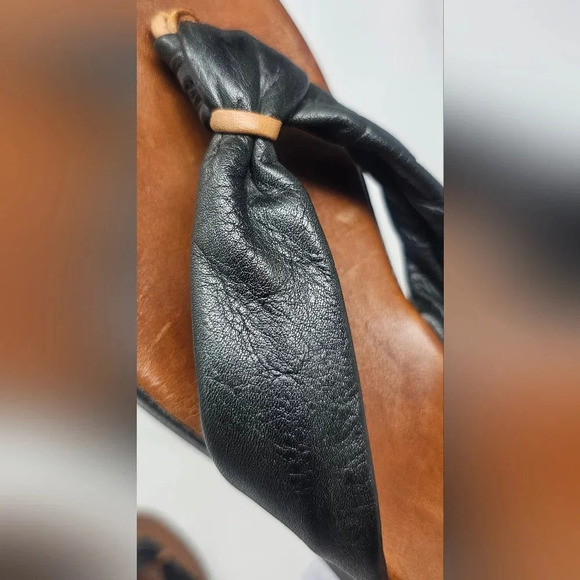 Miz Mooz Inuovo Leather Thong Sandals Black Wedge Heel Size EUR 41 US 9.5-10 - Picture 10 of 16